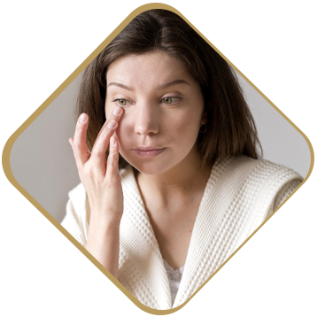 Femme au visage fatigué